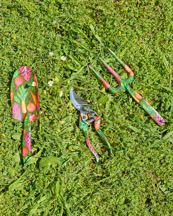 Veggie Soup Garden Tools and Gloves Set