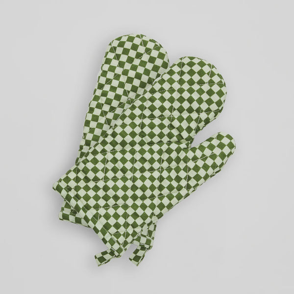 Tiny Checkers Leaf Oven Gloves